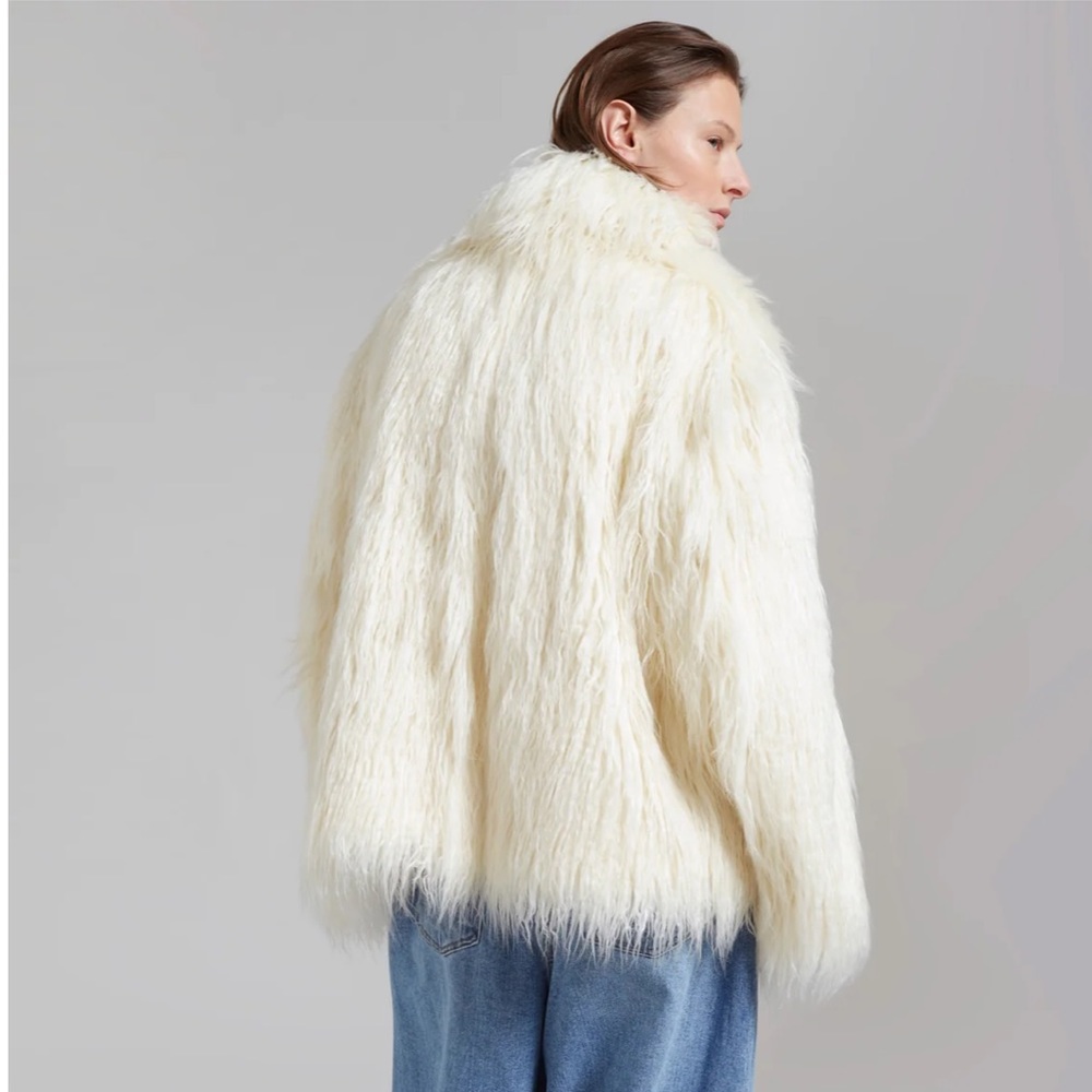 Short Fur Coat - Picture 3 of 8